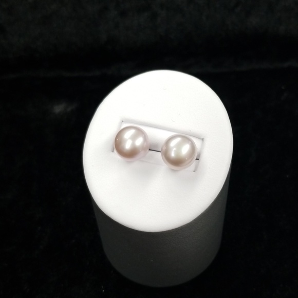 Soft pink/purple pearl colored earrings - Picture 2 of 4
